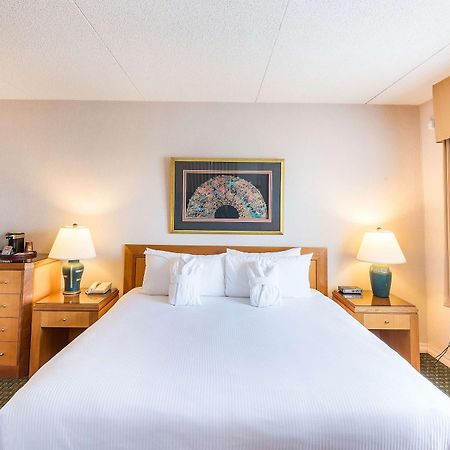 Ramada by Wyndham Thunder Bay Airlane Hotel Dış mekan fotoğraf