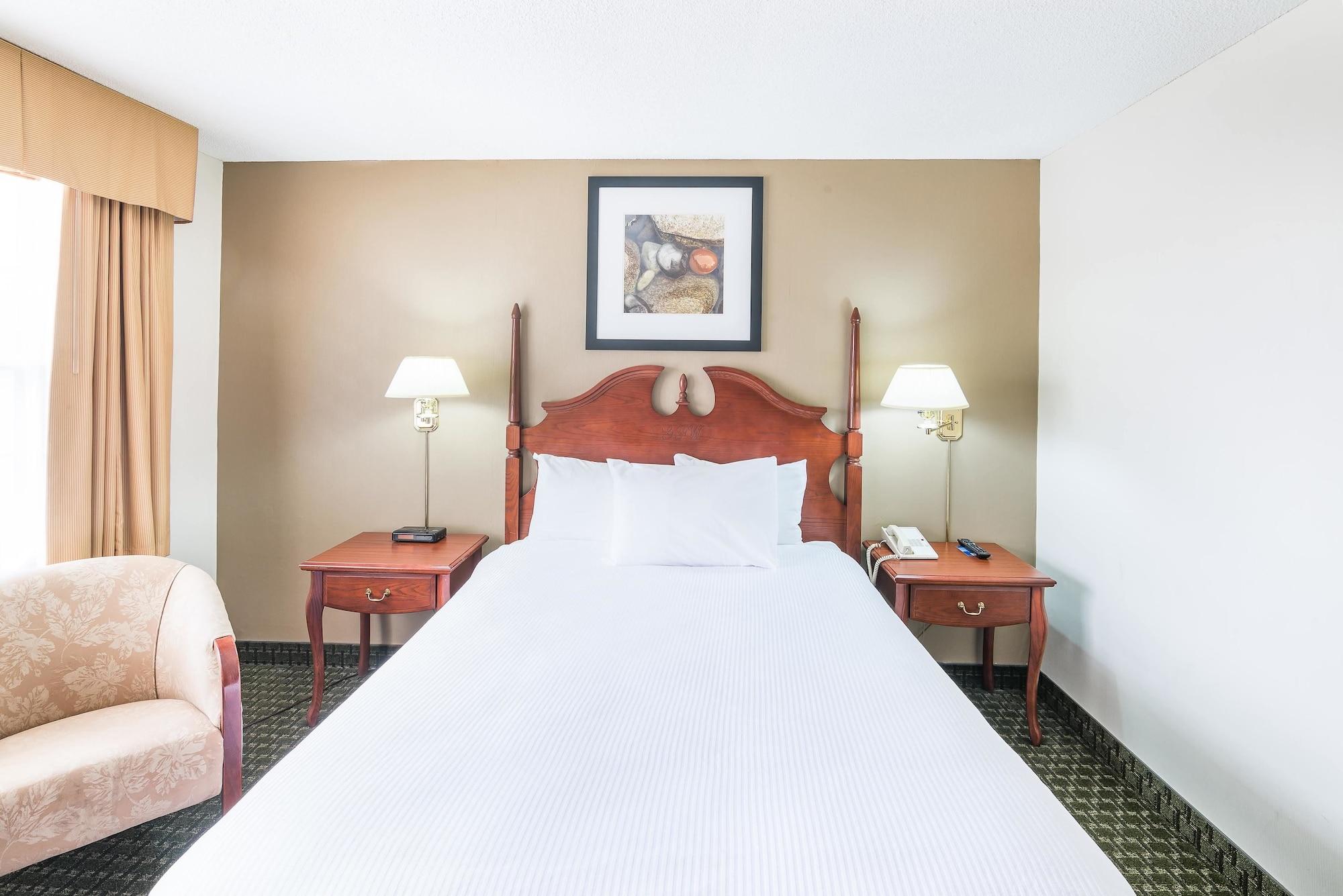Ramada by Wyndham Thunder Bay Airlane Hotel Dış mekan fotoğraf