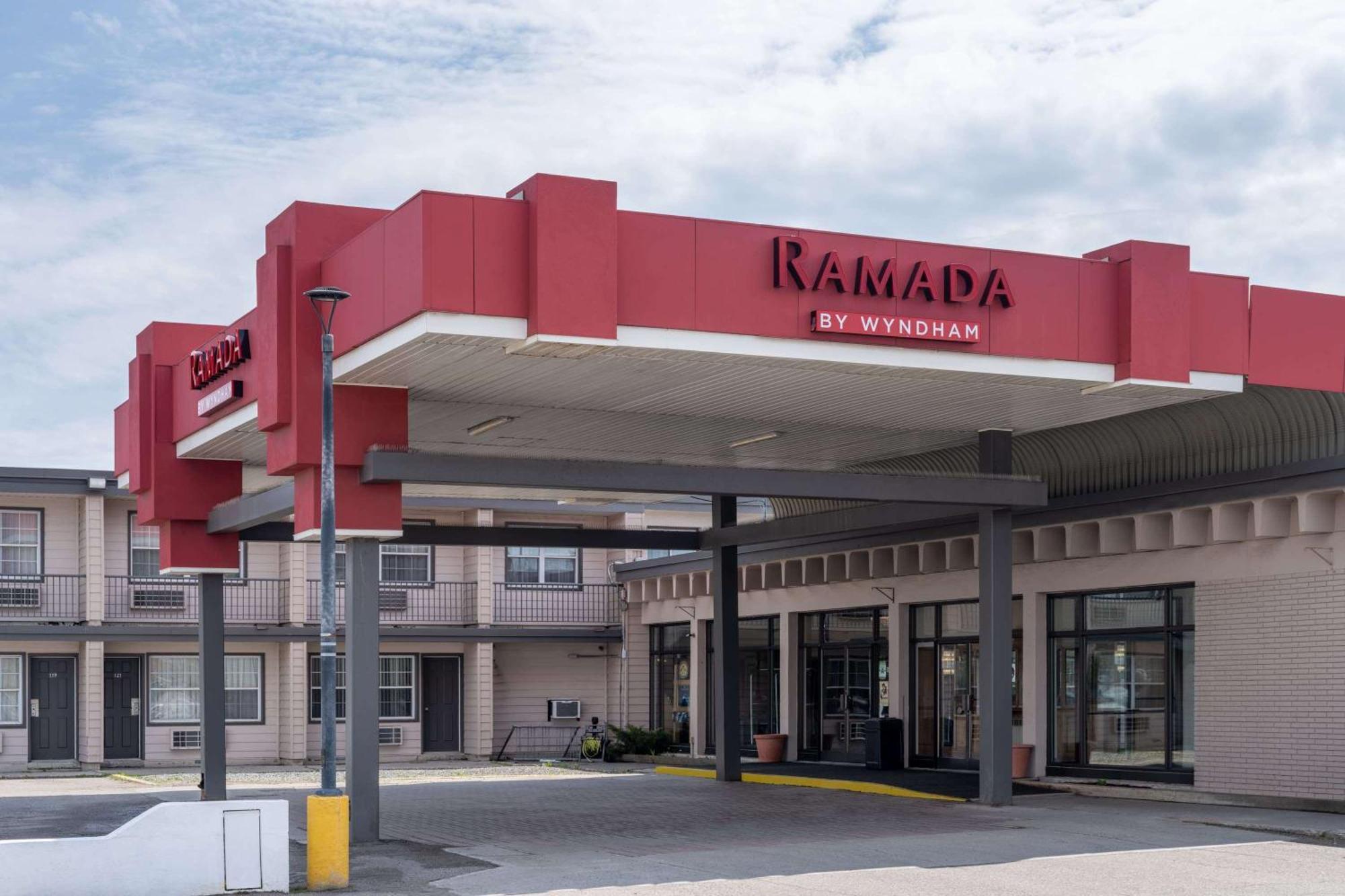 Ramada by Wyndham Thunder Bay Airlane Hotel Dış mekan fotoğraf