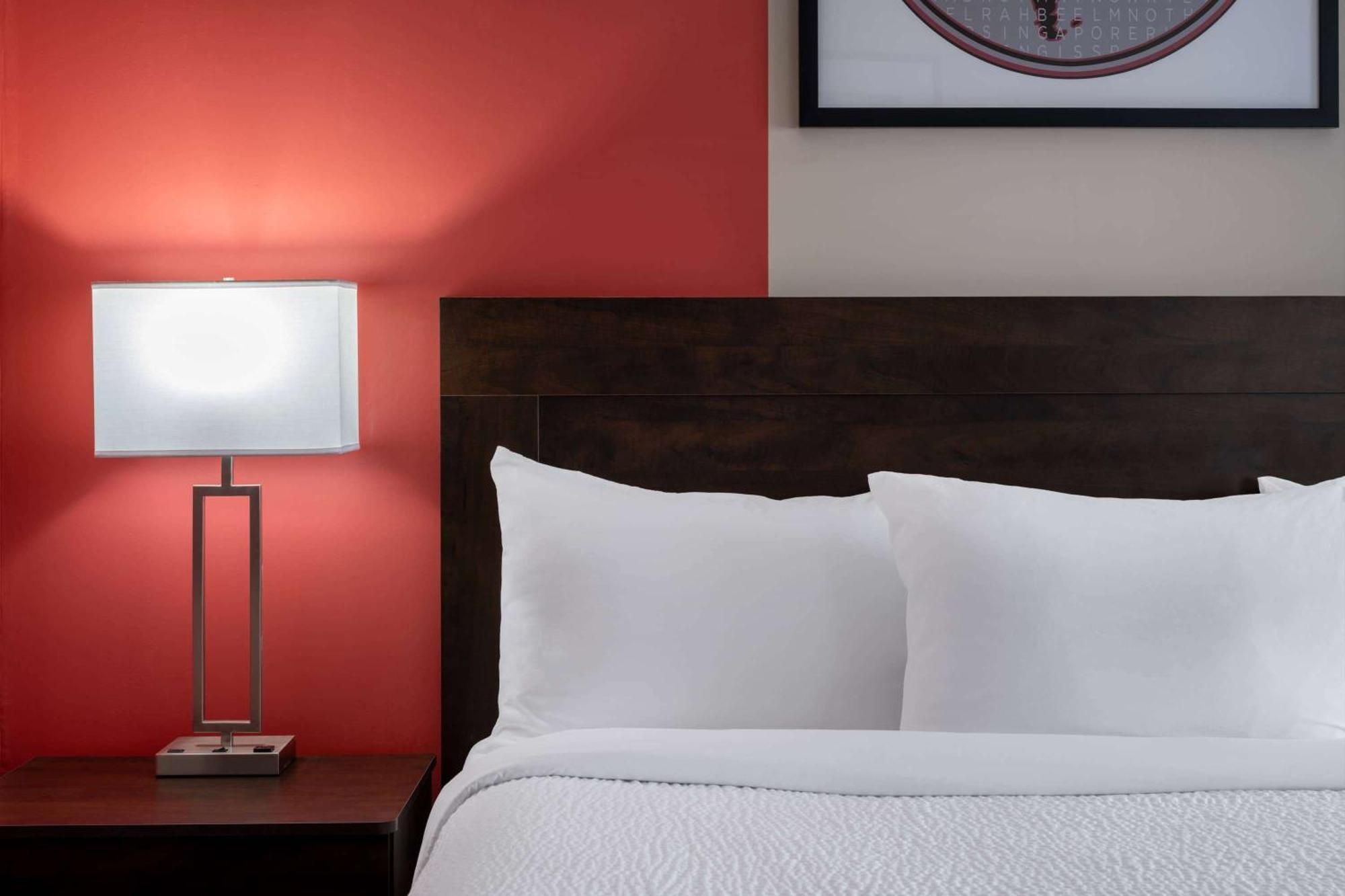 Ramada by Wyndham Thunder Bay Airlane Hotel Dış mekan fotoğraf