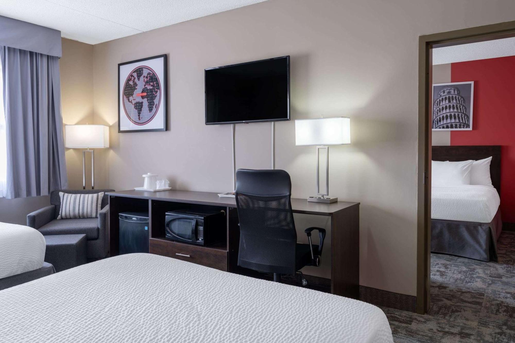 Ramada by Wyndham Thunder Bay Airlane Hotel Dış mekan fotoğraf