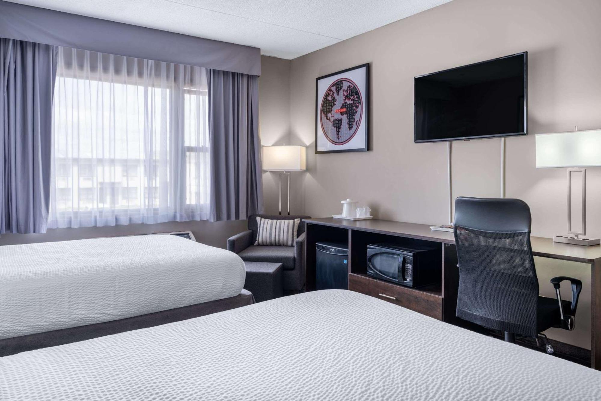 Ramada by Wyndham Thunder Bay Airlane Hotel Dış mekan fotoğraf