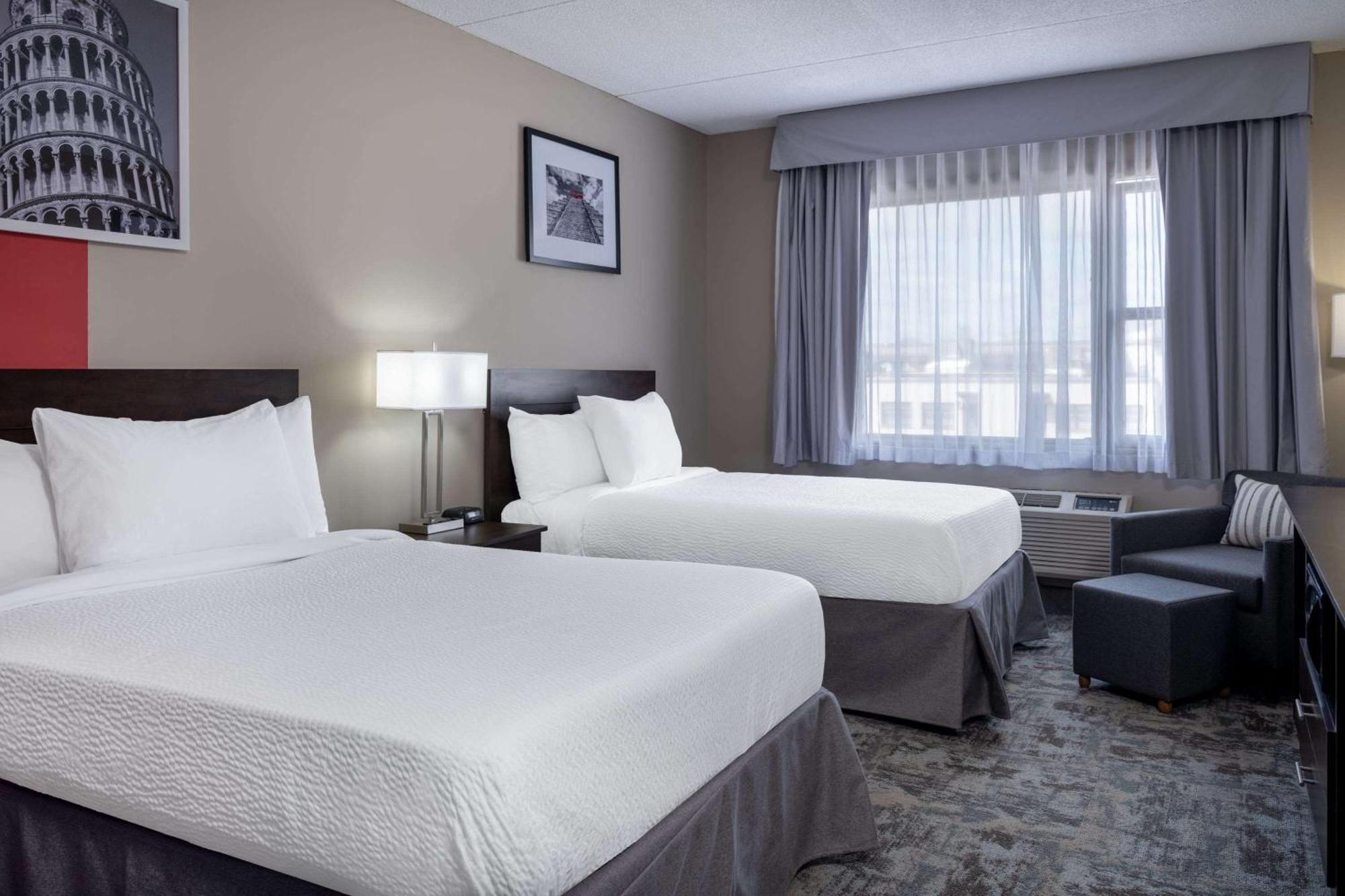 Ramada by Wyndham Thunder Bay Airlane Hotel Dış mekan fotoğraf