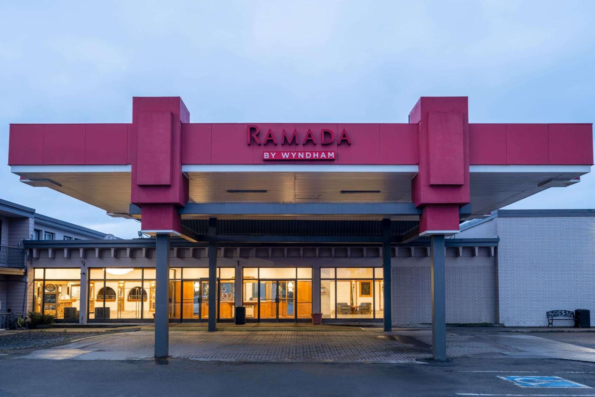 Ramada by Wyndham Thunder Bay Airlane Hotel Dış mekan fotoğraf
