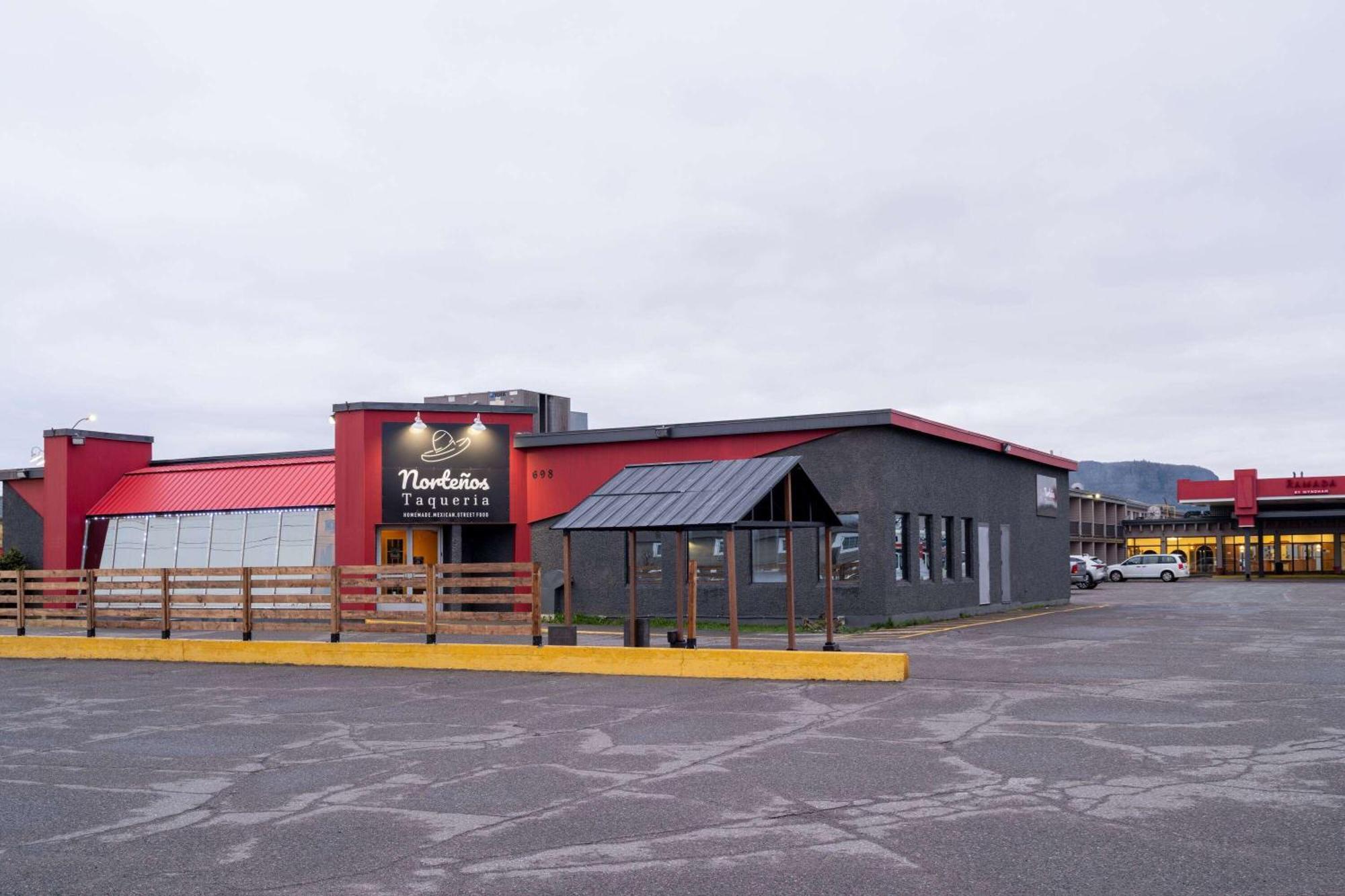 Ramada by Wyndham Thunder Bay Airlane Hotel Dış mekan fotoğraf