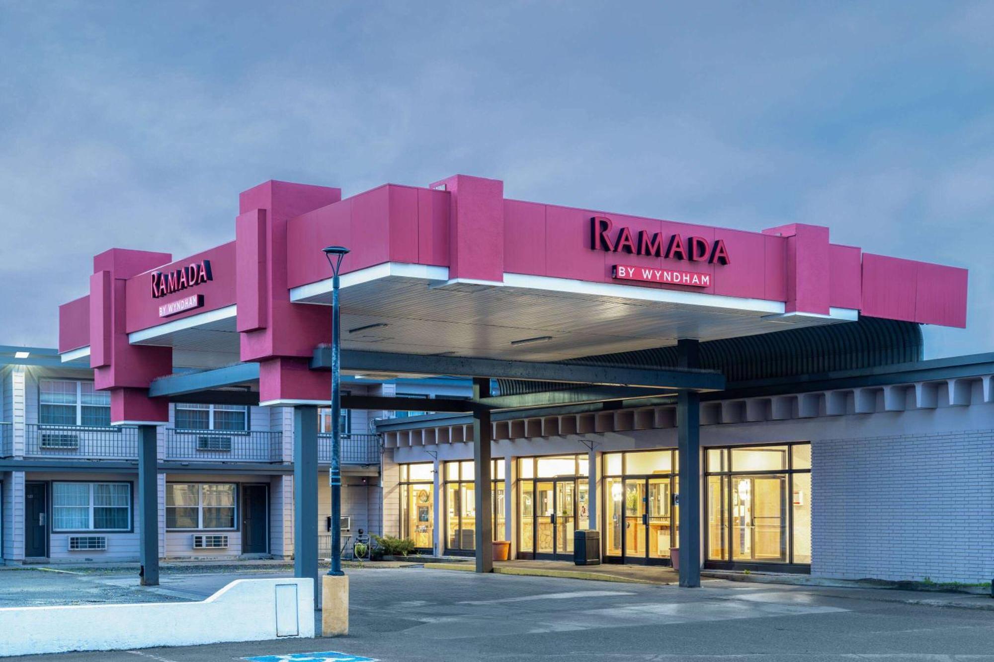 Ramada by Wyndham Thunder Bay Airlane Hotel Dış mekan fotoğraf