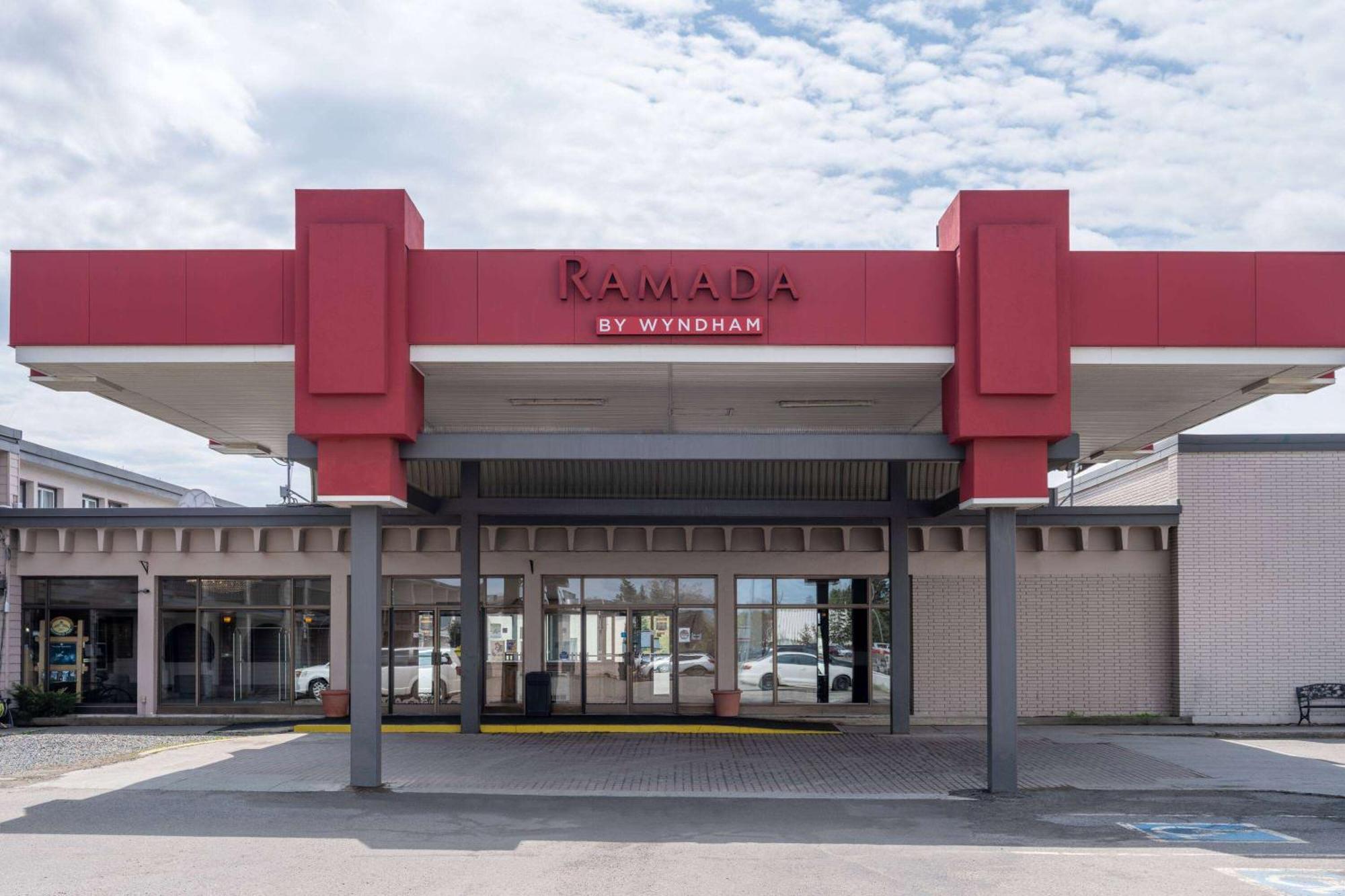 Ramada by Wyndham Thunder Bay Airlane Hotel Dış mekan fotoğraf