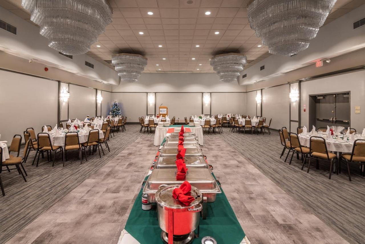 Ramada by Wyndham Thunder Bay Airlane Hotel Dış mekan fotoğraf