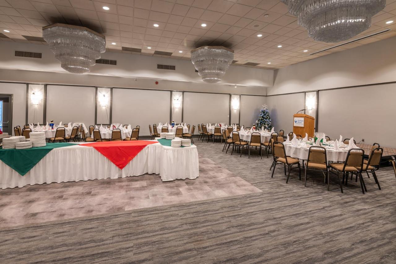 Ramada by Wyndham Thunder Bay Airlane Hotel Dış mekan fotoğraf